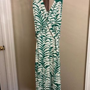 Banana Republic XS silk cotton green white v neck